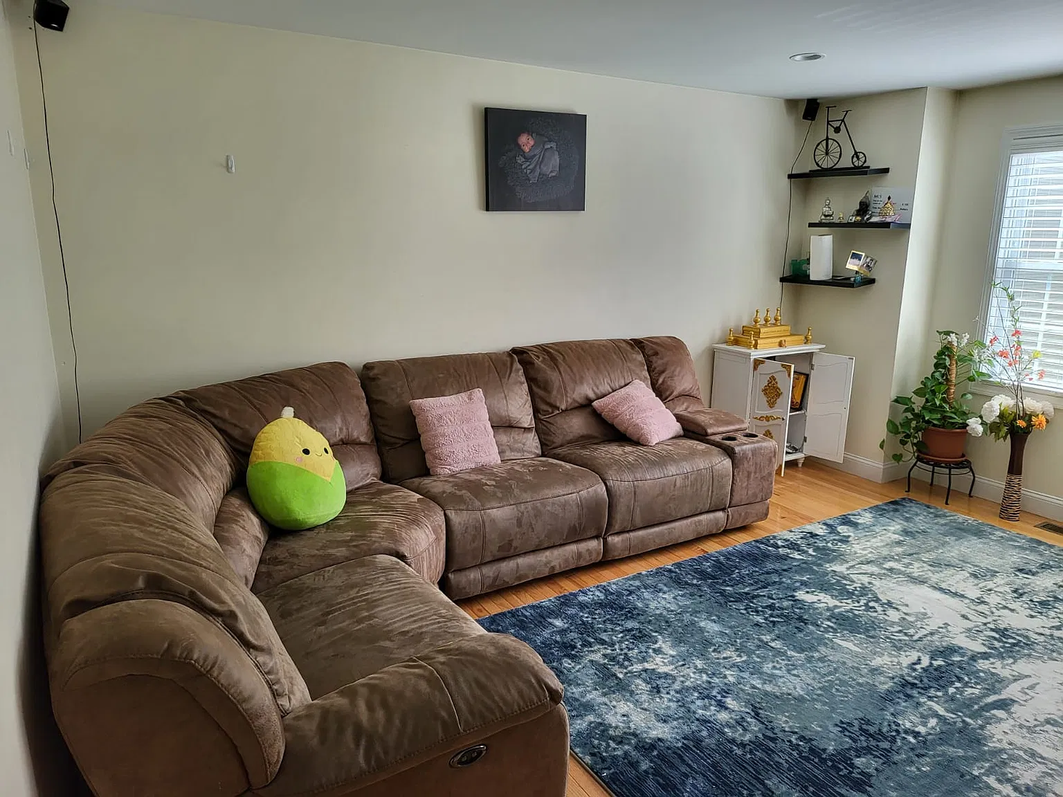 3 bed, 1.5 bath, 1300 sqft, $3,200 — Photo 2