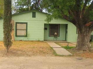 807 E 8th St, Del Rio, TX 78840