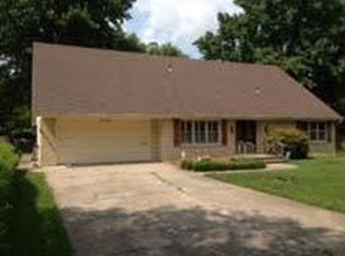 2453 E Seminole St, Springfield, MO 65804