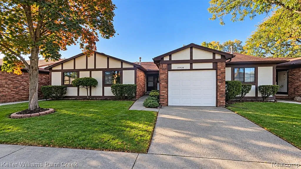 2 bed, 1.5 bath, 1776 sqft, $1,650 — Photo 1