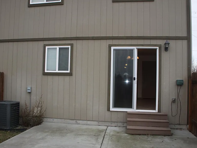 308 S Blake Rd — Photo 7
