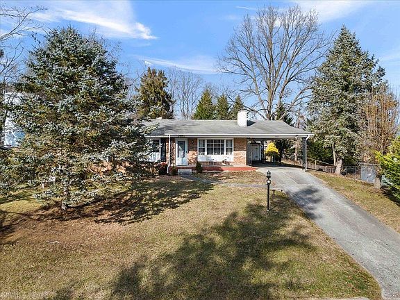 4th image of 1203 Milton Ln