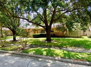 17018 Amber Ridge Dr, Sugar Land, TX 77498