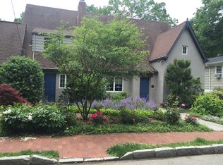 23 Roxbury Rd, Scarsdale, NY 10583