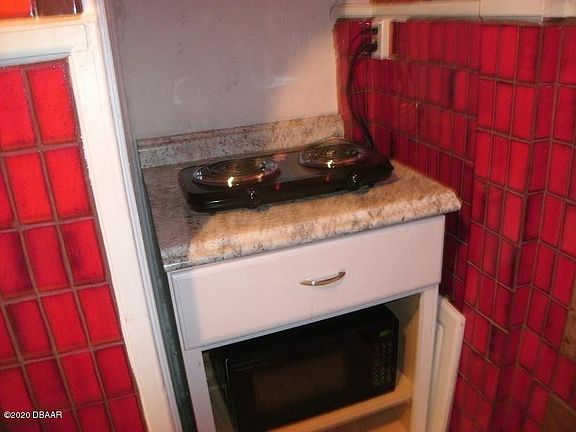 4th image of 319 Taylor Ave #B