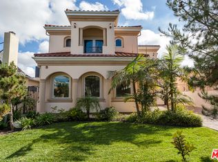 126 N Le Doux Rd, Beverly Hills, CA 90211