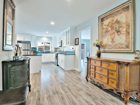 4th image of 657 Los Padres Blvd