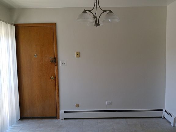 5th image of 10351 Canterbury St APT 2W