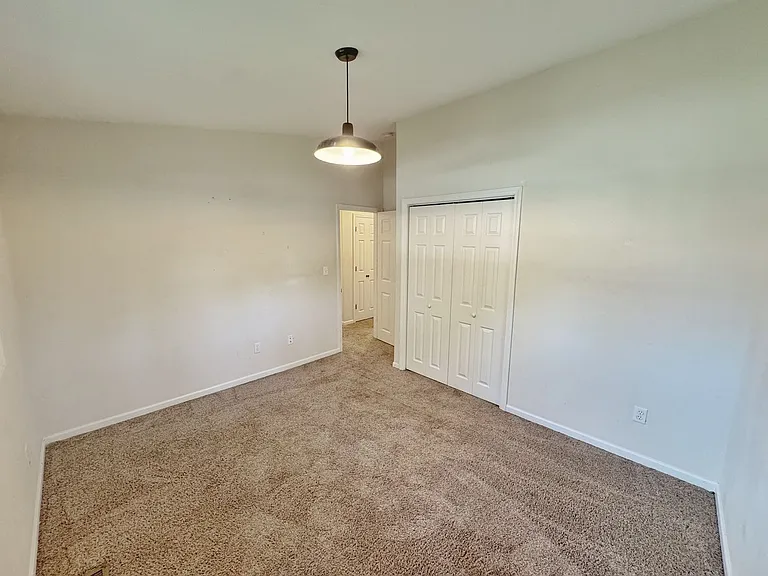 804 E Clark St — Photo 13