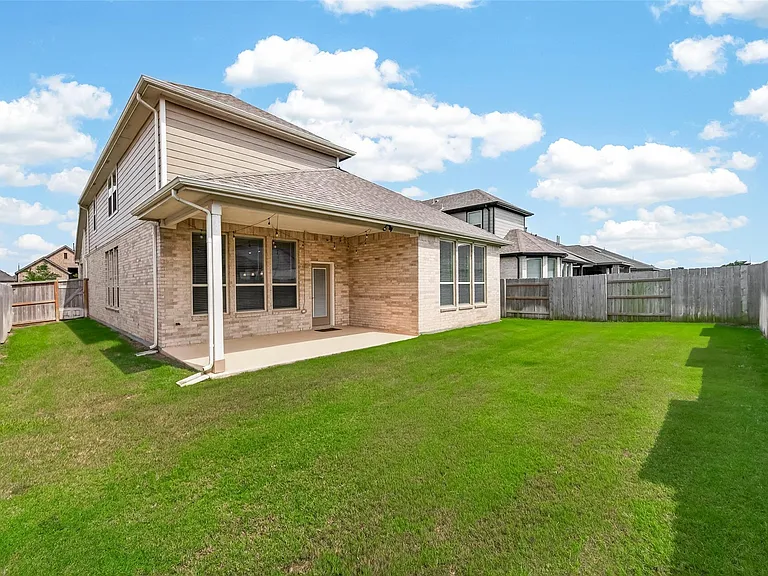 7319 Woodlark Ridge Dr — Photo 47