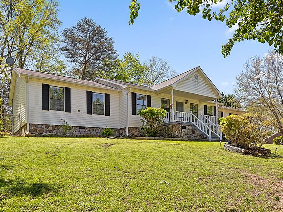 3rd image of 60 Hillside Dr