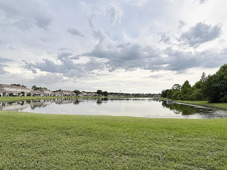 14426 Island Cove Dr — Photo 28