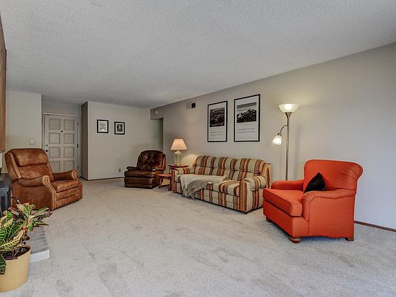 4th image of 323 Orick Ct