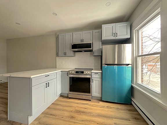 3rd image of 190 N Miller St Floor 2