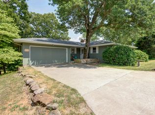 204 N Maple St, Blue Eye, MO 65611
