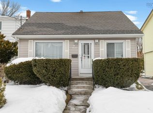 2883 Connaught Ave, Halifax, NS B3L 3A2