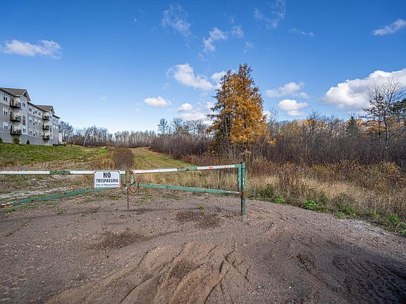 5th image of 507X Maple Grove Rd