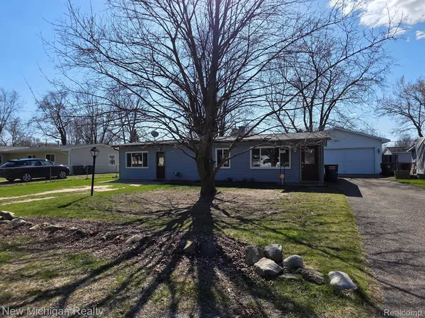 3756 Gainesborough Dr, Orion, MI 48359