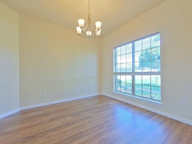 5254 Moore Loop — Photo 6