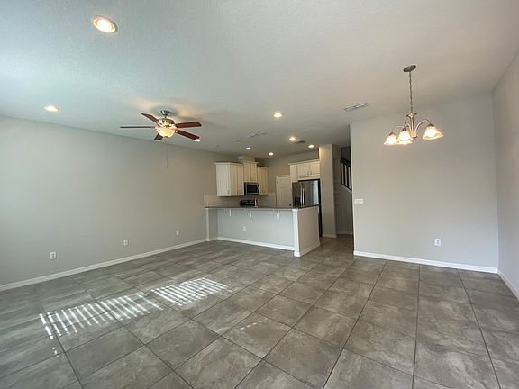5th image of 2931 Windmill Dr #1