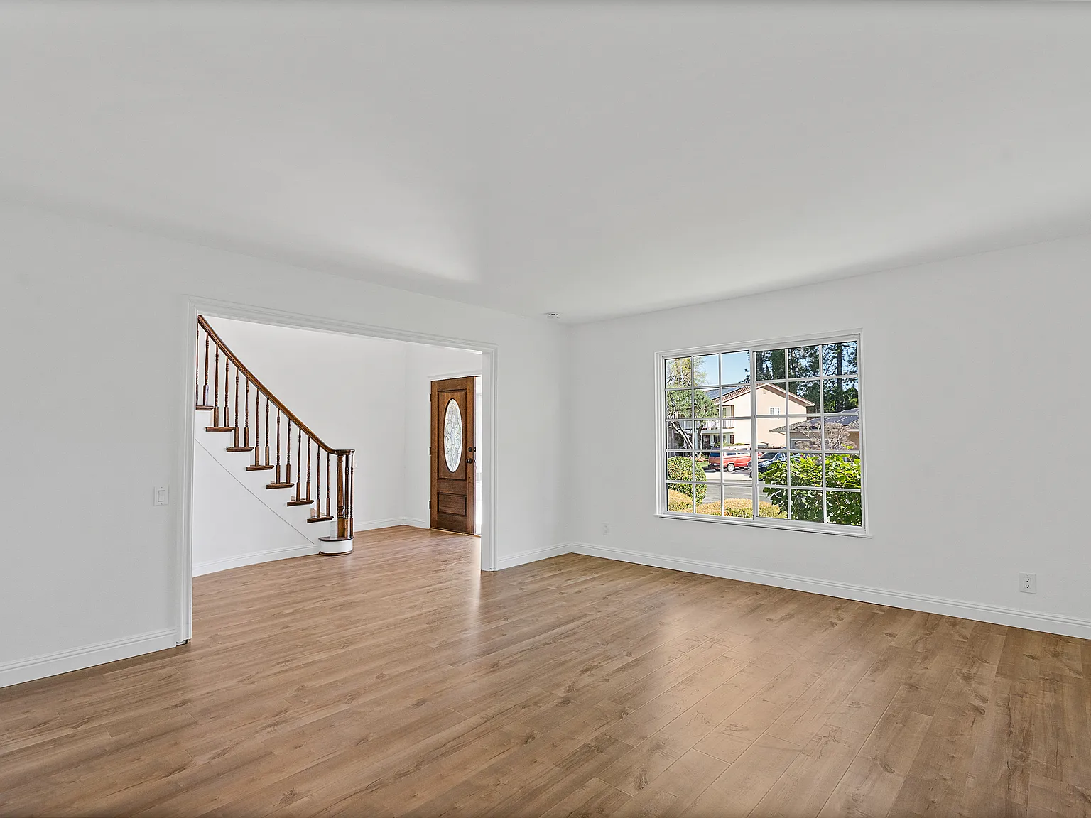 5 bed, 2621 sqft, $5,950 — Photo 4