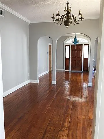 4409 Fontainebleau Dr — Photo 2