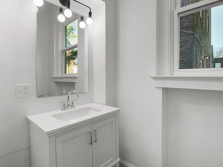 57 Trumbull St #1F — Photo 8
