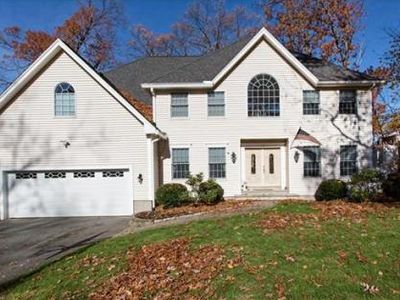 55 Clarendon St, Lowell, MA, 01851