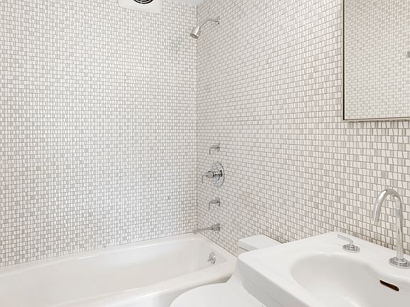 4th image of 2681 Broadway #5H