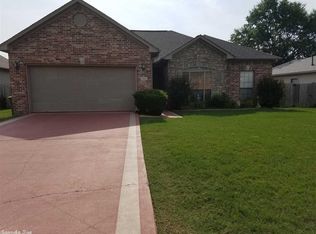 15 Westfield Cir, Little Rock, AR 72210
