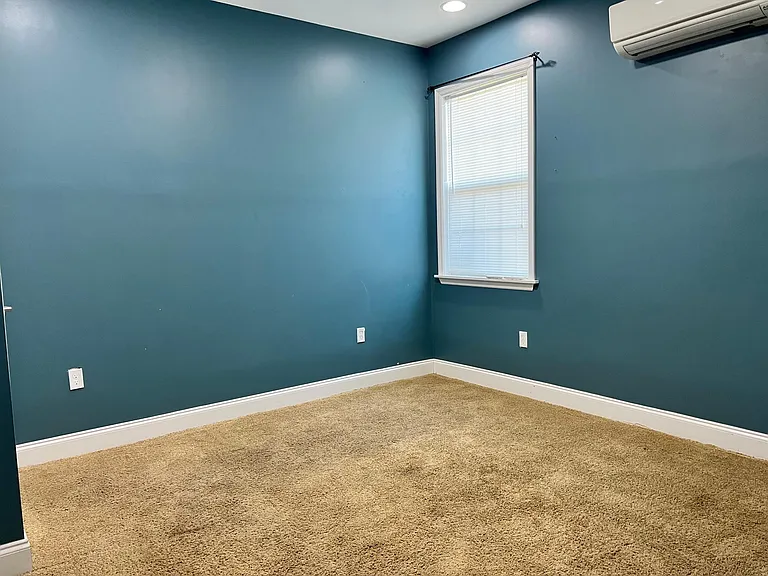 2 Roth Ave — Photo 8
