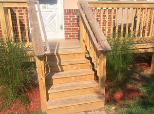 306 Greenway Rd SE, Glen Burnie, MD 21061