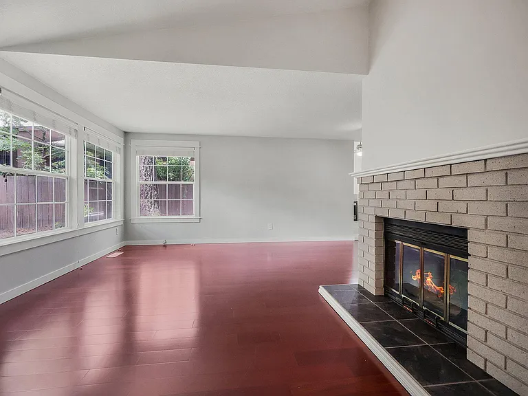 4256 Country Woods Ct — Photo 3