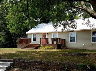 305 N Mill St, Winnsboro, TX 75494