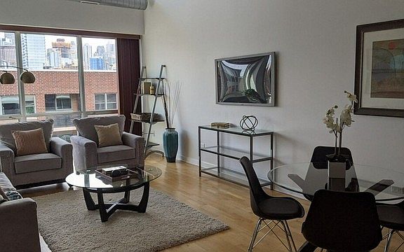 5th image of 845 N Kingsbury St Unit 711