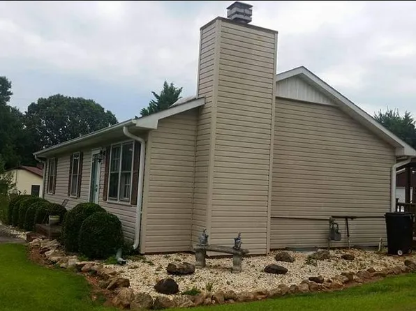 519 Robinson Bridge Rd, Central, SC 29630