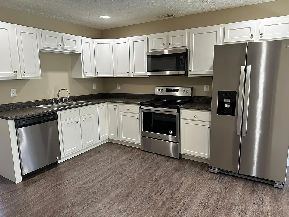 227 Hamlin St #3