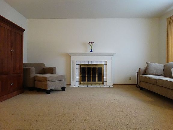 5th image of 5004 Plaza Cir