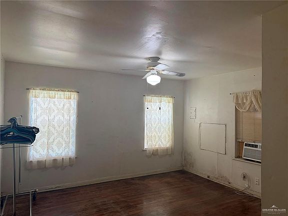 5th image of 1520 E 7th St