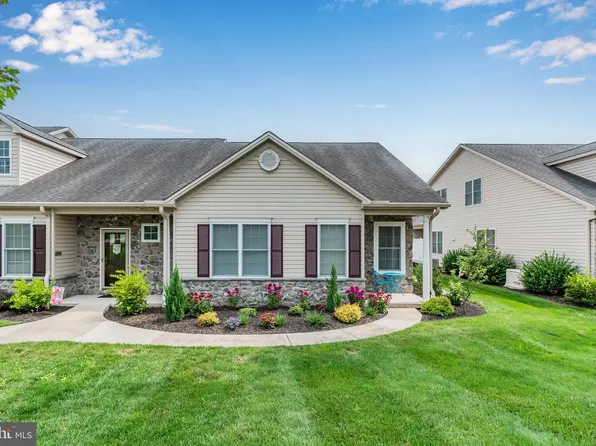 6926 Derrick Dr, Harrisburg, PA 17112