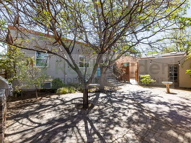 411 Wellesley Dr SE #A — Photo 24