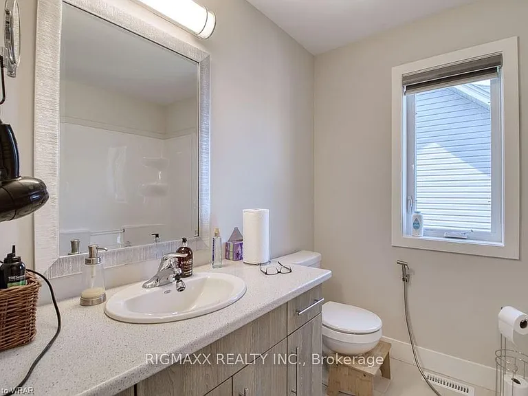 2104 Evans Blvd — Photo 5