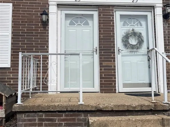 23 Campbell Dr, Parkersburg, WV 26104