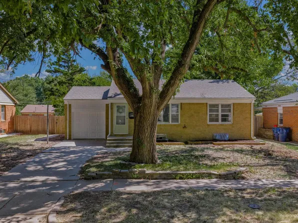 1138 S Waverly Rd, Wichita, KS 67218