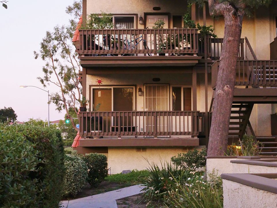 1st image of 27661 Nugget Dr APT 5