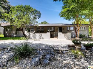 213 Honeysuckle Ln, Castle Hills, TX 78213