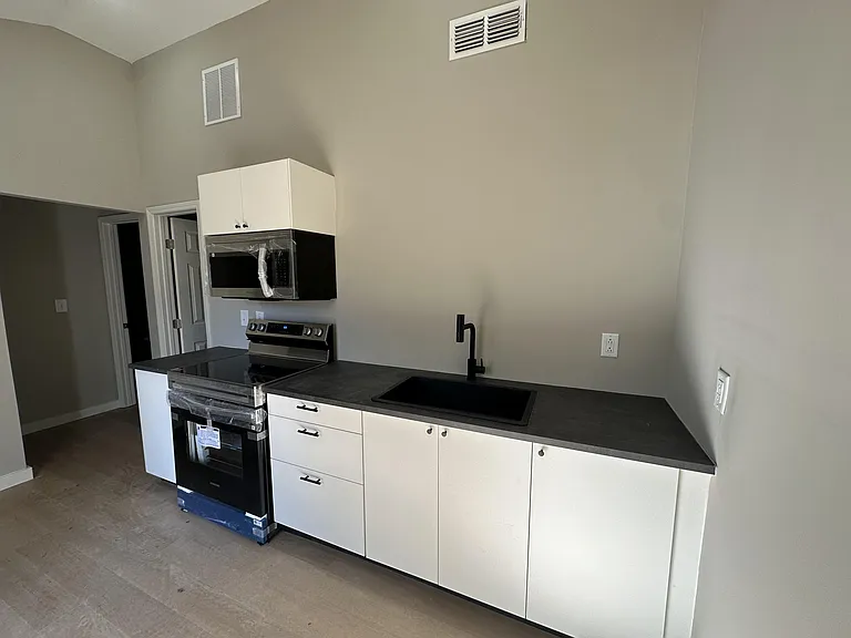Full Modern Kitchen