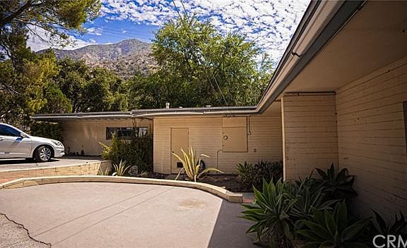 2nd image of 2271 Pinecrest Dr