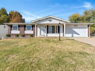 1049 Drexel Dr, Saint Charles, MO 63303