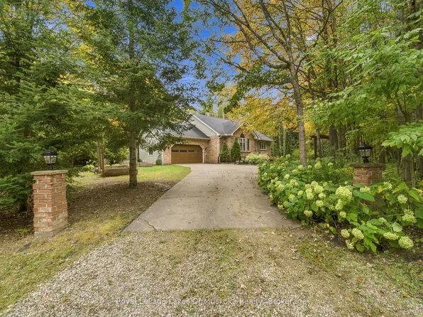 1002 Joseph Pl, Gravenhurst, ON P0E 1N0